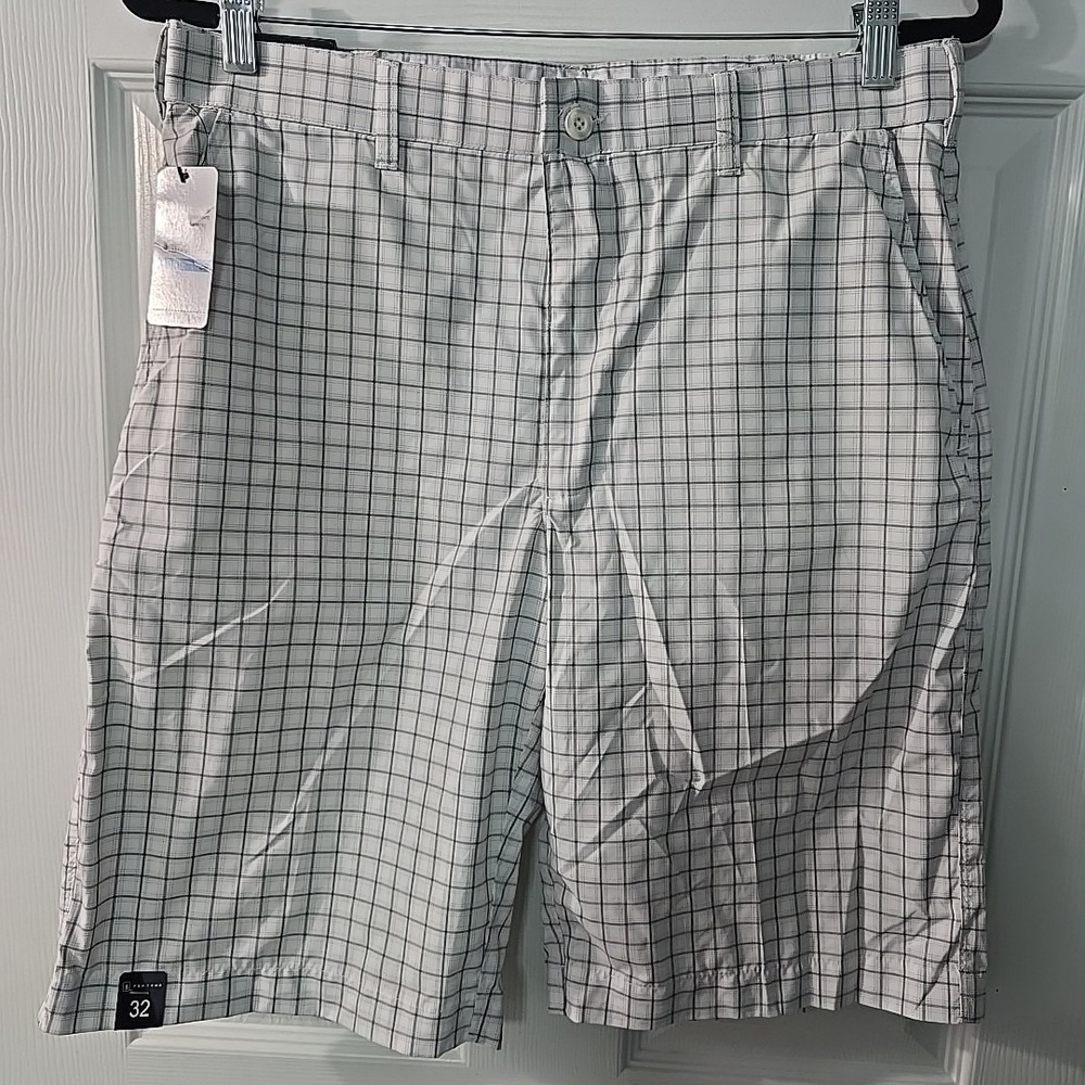 PGA Tour Expandible Golf Shorts Bright White Gray Plaid Flat Front Sz 32 NWT